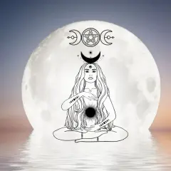 La Dea Madre seduta in meditazione, con il simbolo delle tre lune che rappresenta il significato di nascita, vita e morte.