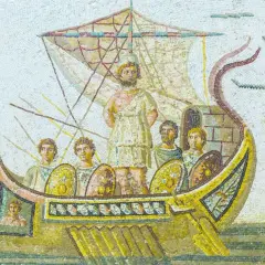 Ulisse, re di Itaca, con i suoi compagni su una nave, affronta un'onda. A destra, una figura con una tromba.