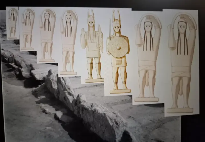 I Giganti di Mont'e Prama, con la loro datazione millenaria, emergono da un sito archeologico.