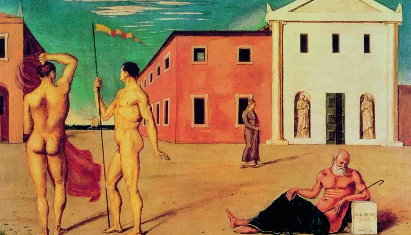 Piazza metafisica con statue, figure maschili nude e un vecchio pensieroso. Un'atmosfera di melanconia de Chirico.