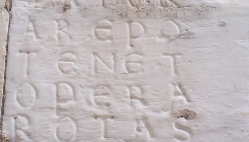 Il Quadrato Magico Sator: AREPO TENET OPERA ROTAS. Un antico enigma con un profondo significato.