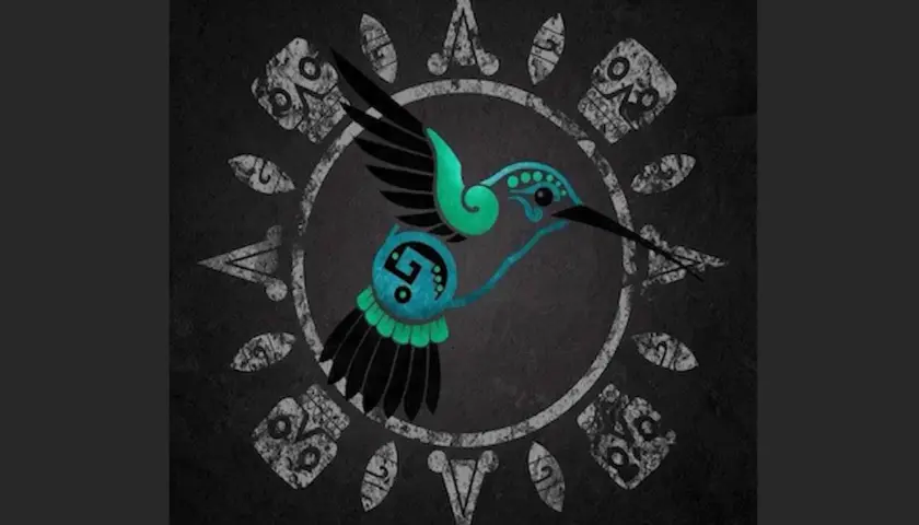 Colibrì stilizzato con decorazioni azteche, simbolo di rinascita e messaggero divino nella simbologia Maya.