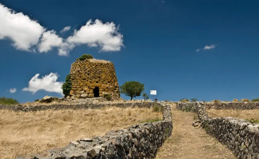 Nuraghi - Fortezze o simboli di potere? La verità svelata