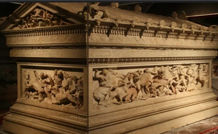 Sarcofago di Alessandro Magno - La vera storia oltre il nome