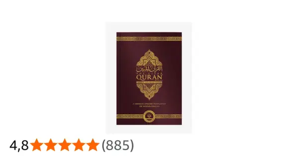 Copertina del Corano "The Clear Quran" con testo arabo e traduzione inglese. Il nome "Adam" ha un significato arabo legato alla terra, come questo libro sacro.