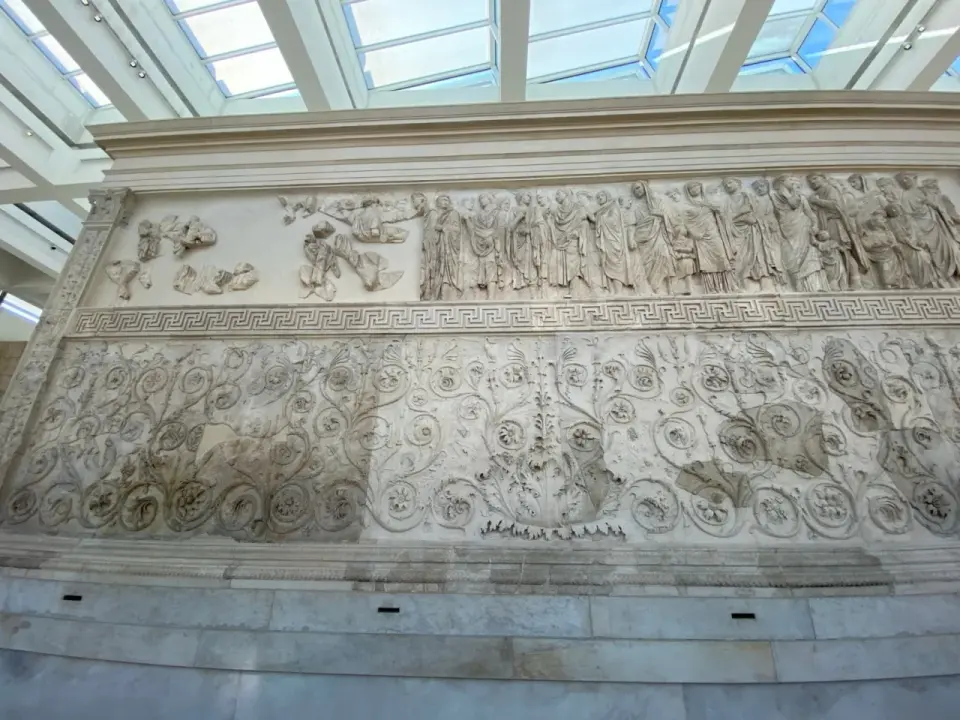 Ara Pacis a Roma, il significato dei rilievi e la visita